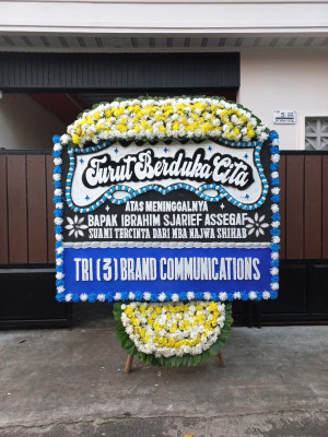 Papan Bunga Duka di Arenjaya